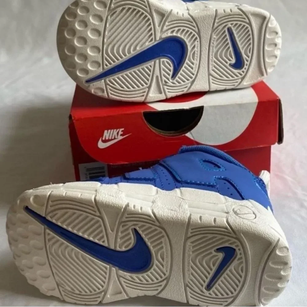 Nike Air More Uptempo Size 6C